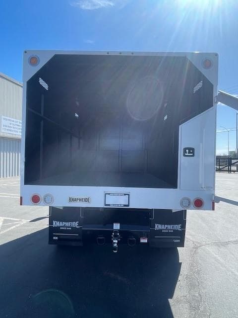 2025 Ford F-650 — photo 13