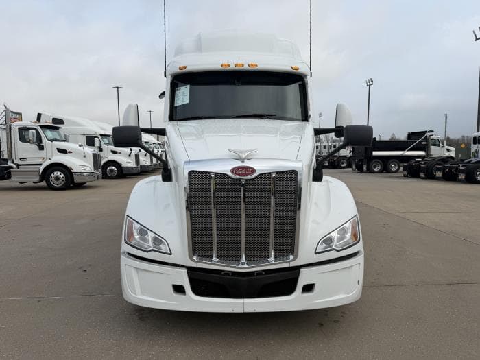 2024 Peterbilt 579 — photo 9