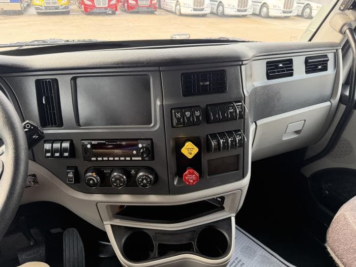 2024 Peterbilt 579 — photo 38