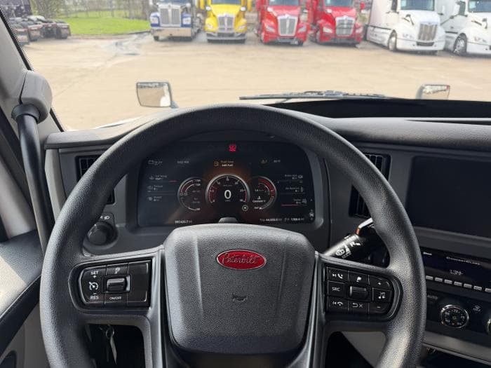 2024 Peterbilt 579 — photo 39