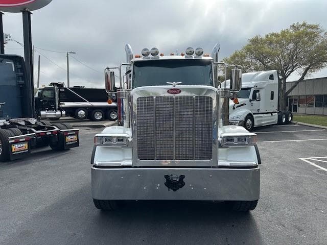 2027 Peterbilt 589 in Tampa, FL — photo 10