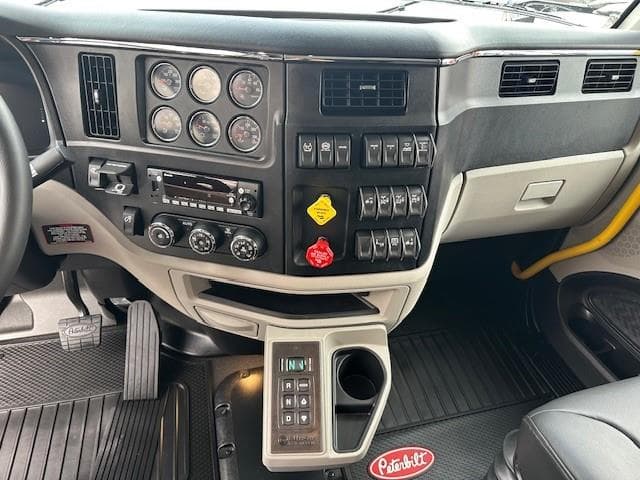 2027 Peterbilt 589 in Tampa, FL — photo 16