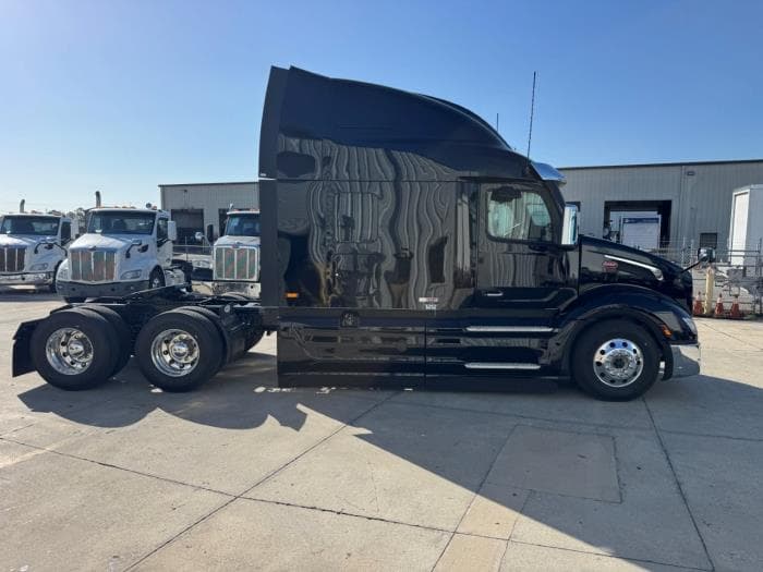 2027 Peterbilt 579 in Orlando, FL — photo 5