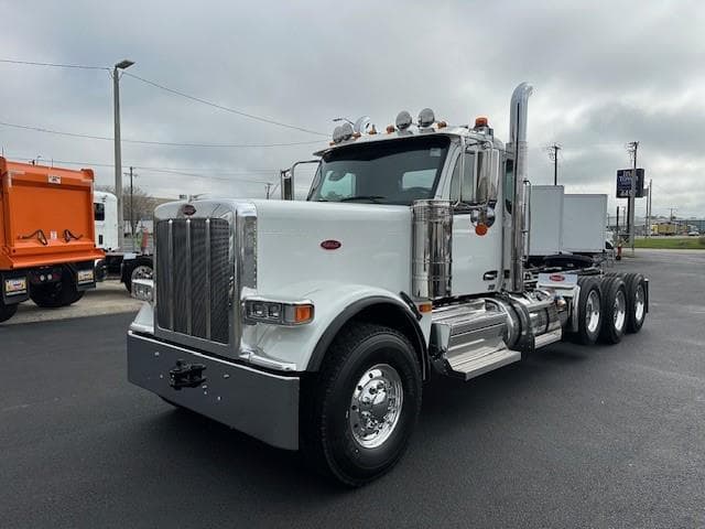 2027 Peterbilt 589 in Tampa, FL — photo 2