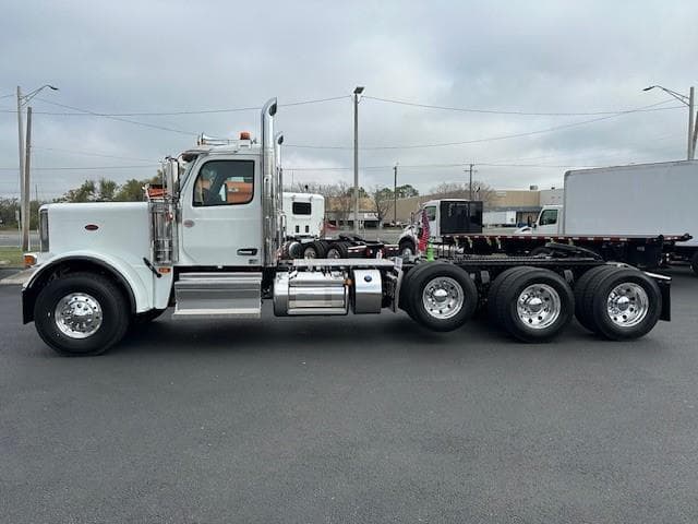 2027 Peterbilt 589 in Tampa, FL — photo 3