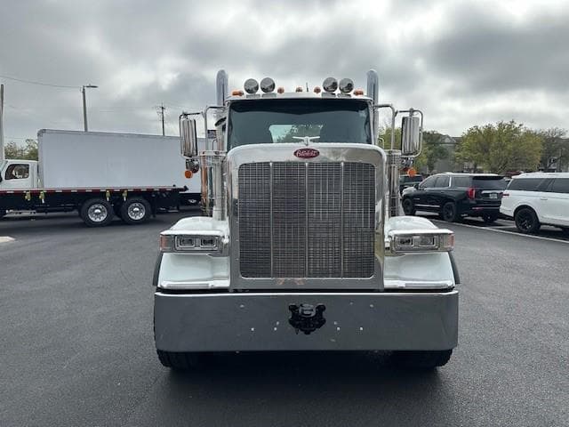 2027 Peterbilt 589 in Tampa, FL — photo 9