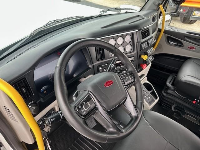 2027 Peterbilt 589 in Tampa, FL — photo 13