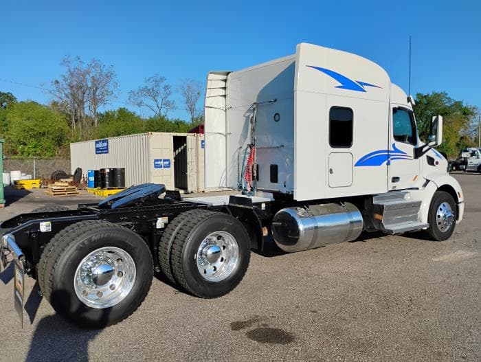 2022 Peterbilt 579 in Tampa, FL — photo 5