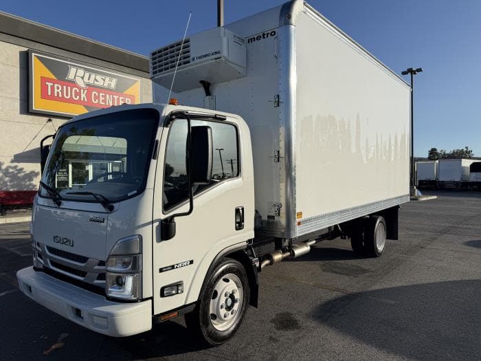 2025 Isuzu NRR in Whittier, CA — photo 2