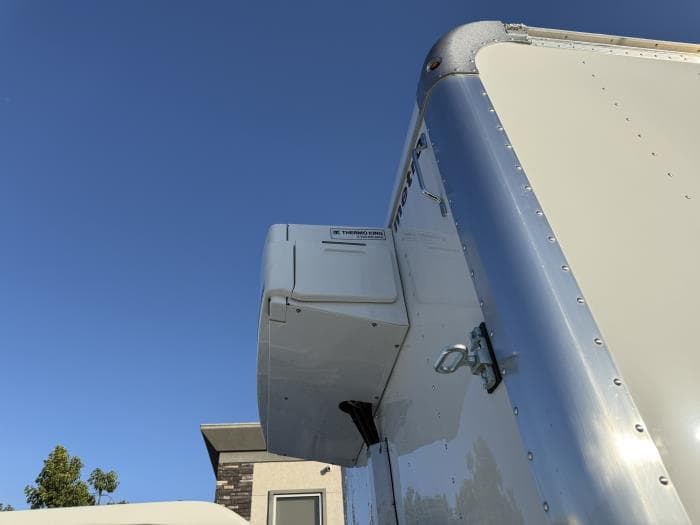 2025 Isuzu NRR in Whittier, CA — photo 11