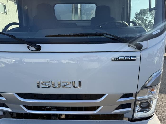 2025 Isuzu NRR in Whittier, CA — photo 8