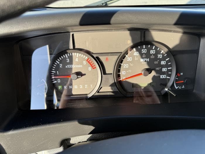 2025 Isuzu NRR in Whittier, CA — photo 20