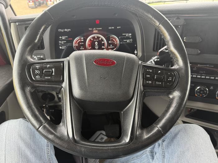 2023 Peterbilt 579 — photo 7