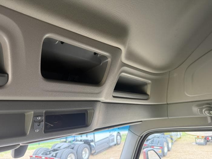 2023 Peterbilt 579 — photo 13