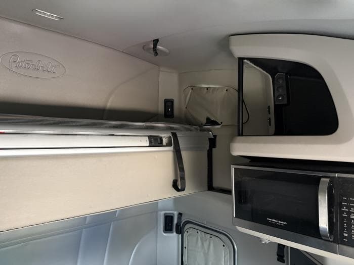 2023 Peterbilt 579 — photo 18