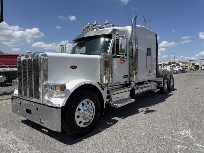 2027 Peterbilt 589 in Orlando, FL — photo 2
