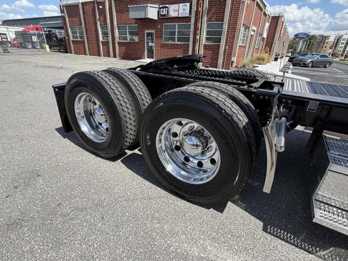 2027 Peterbilt 589 in Orlando, FL — photo 14