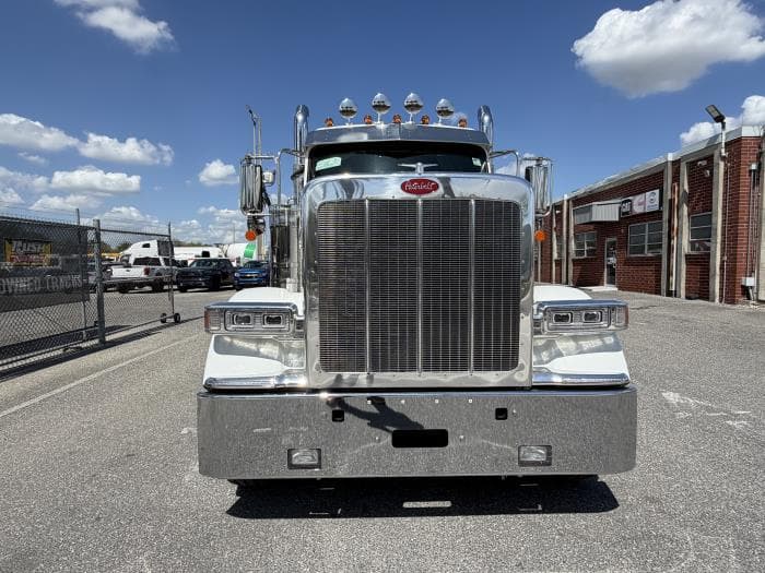 2027 Peterbilt 589 in Orlando, FL — photo 17