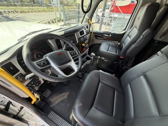 2027 Peterbilt 589 in Orlando, FL — photo 21