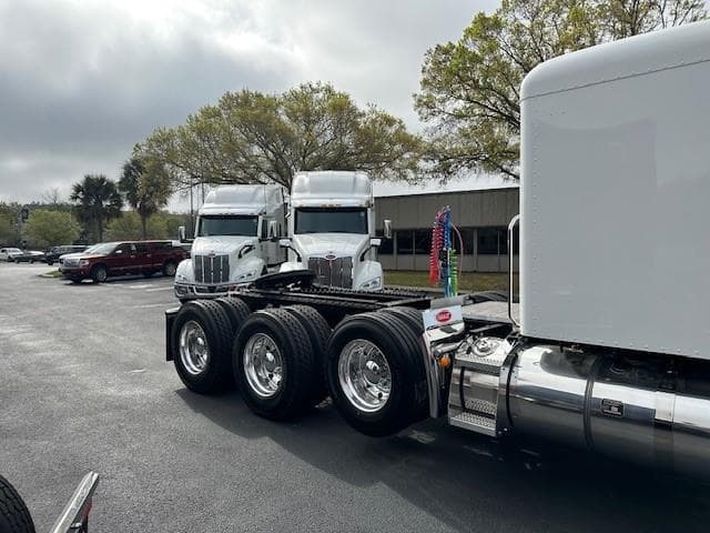 2027 Peterbilt 589 in Orlando, FL — photo 7
