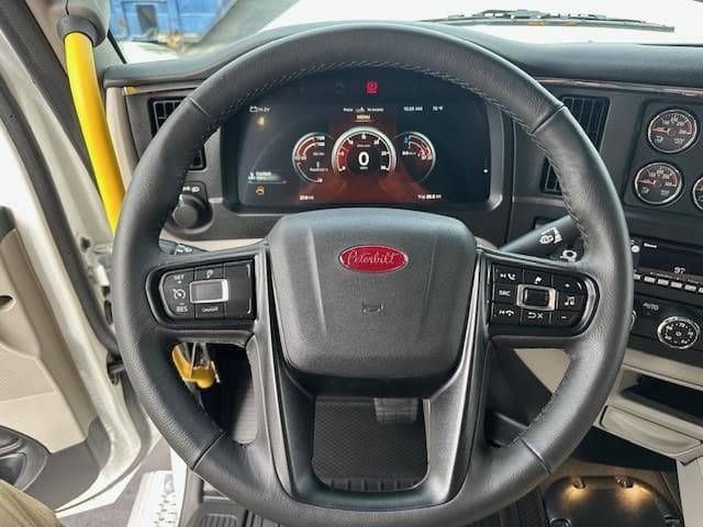 2027 Peterbilt 589 in Orlando, FL — photo 13