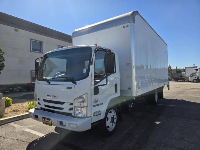 2021 Isuzu NRR — photo 2