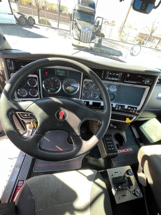 2016 Kenworth — photo 13