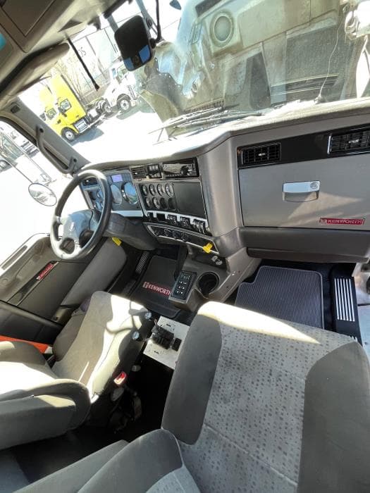 2016 Kenworth — photo 18