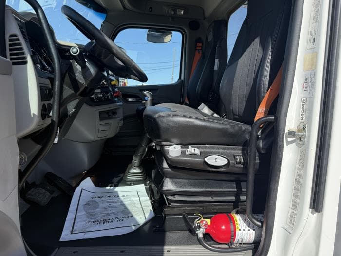 2020 Peterbilt 567 — photo 12