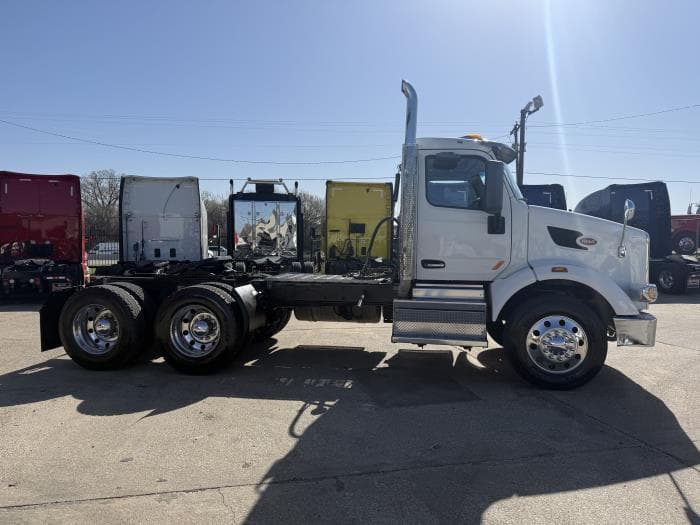 2020 Peterbilt 567 — photo 24