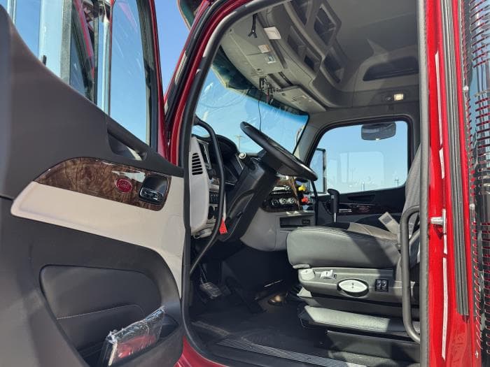 2027 Peterbilt 589 in Houston, TX — photo 18