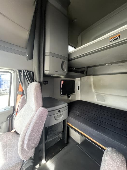 2023 International LT — photo 15