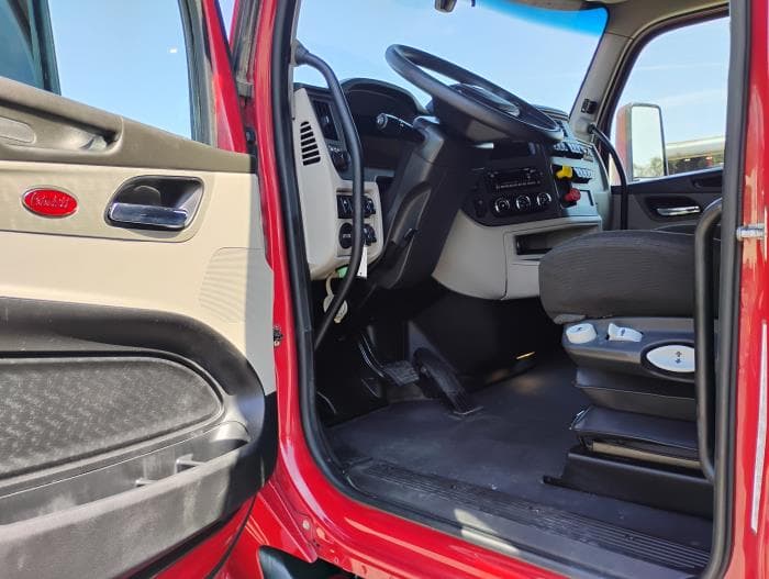 2022 Peterbilt 579 in Haines City, FL — photo 17