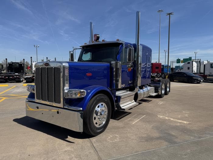 2027 Peterbilt 589 in Houston, TX — photo 2