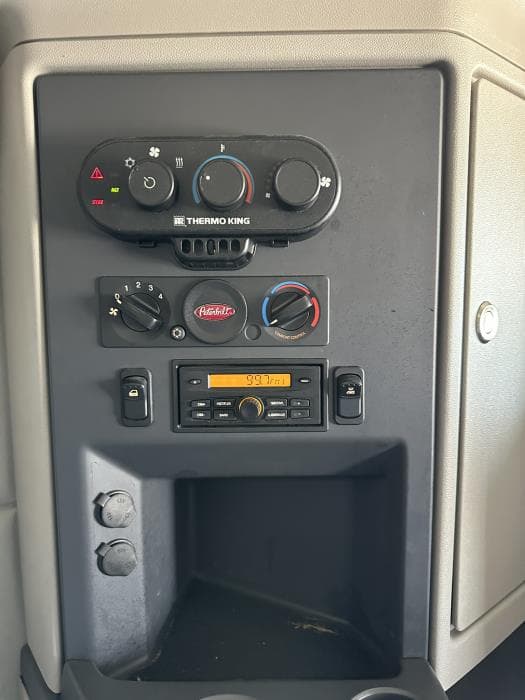 2022 Peterbilt 579 — photo 15