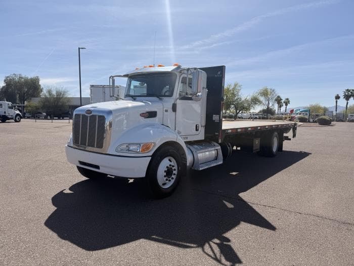 2019 Peterbilt — photo 2