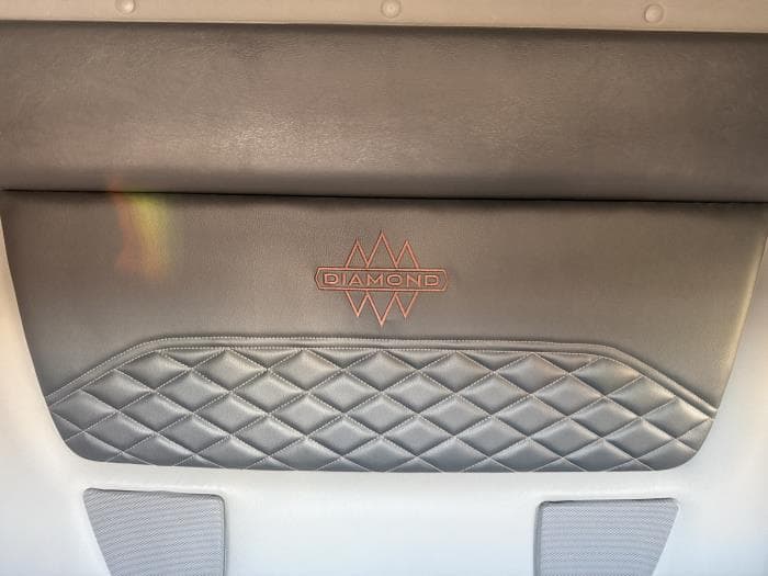 2027 International HX — photo 23