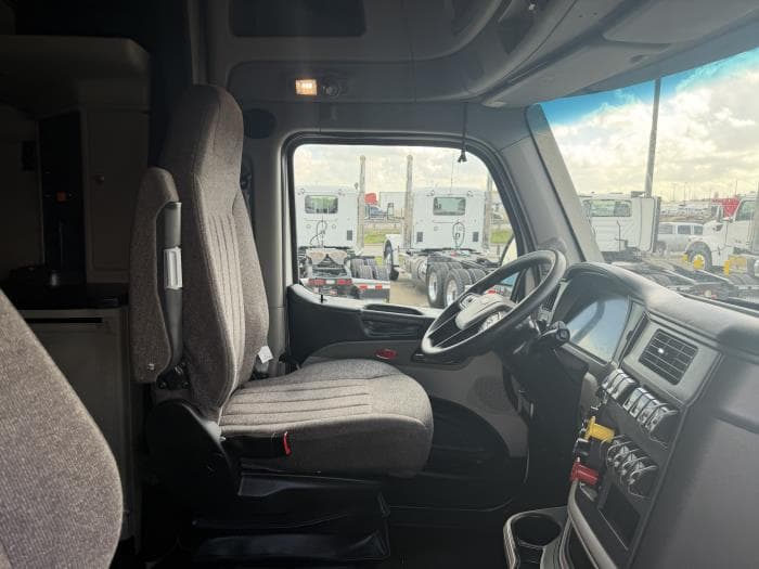 2024 Peterbilt 579 — photo 24