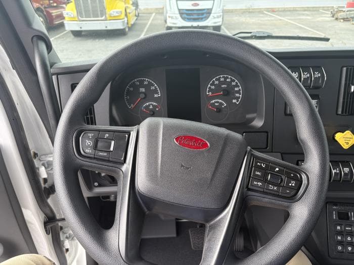 2026 Peterbilt 548 — photo 12