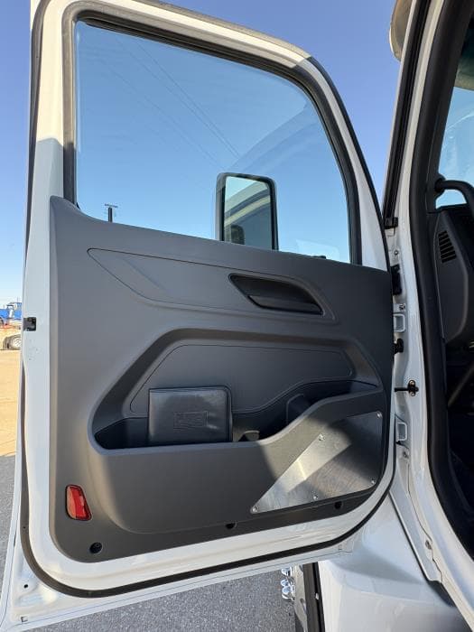 2026 Peterbilt 537 — photo 10