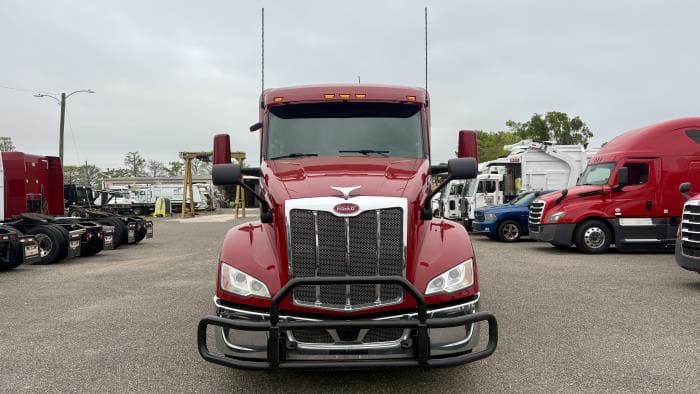 2022 Peterbilt 579 — photo 10