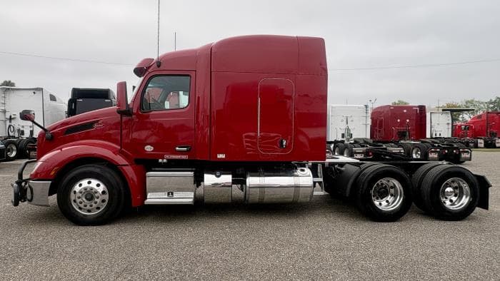 2022 Peterbilt 579 — photo 4