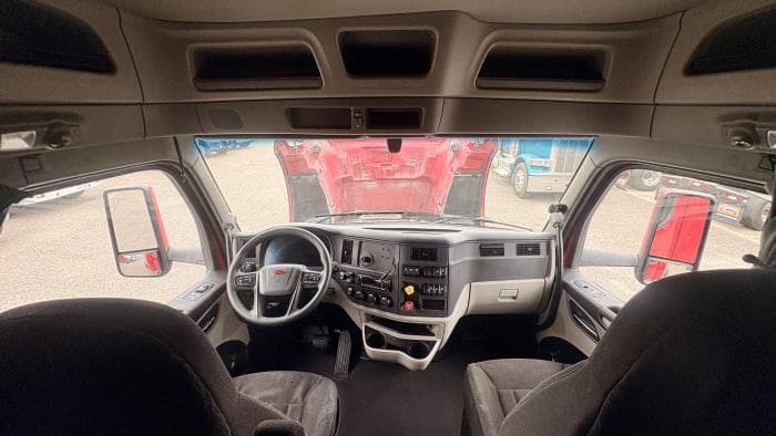 2022 Peterbilt 579 — photo 15