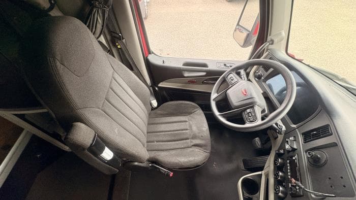 2022 Peterbilt 579 — photo 21