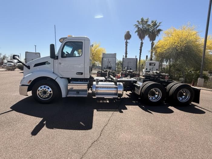 2023 Peterbilt 579 — photo 3