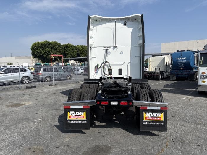 2027 Peterbilt 579 in Sylmar, CA — photo 7