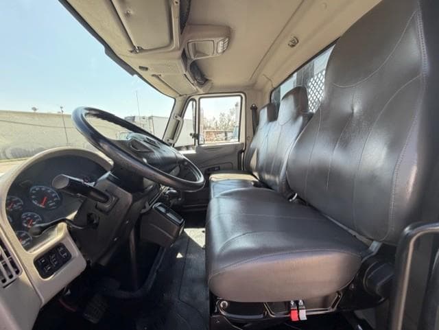 2019 International 4300 — photo 9