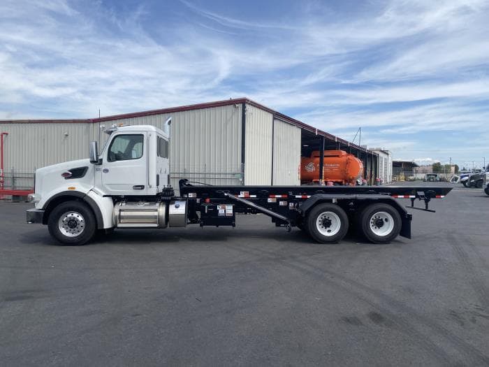 2026 Peterbilt 567 in Los Angeles, CA — photo 9