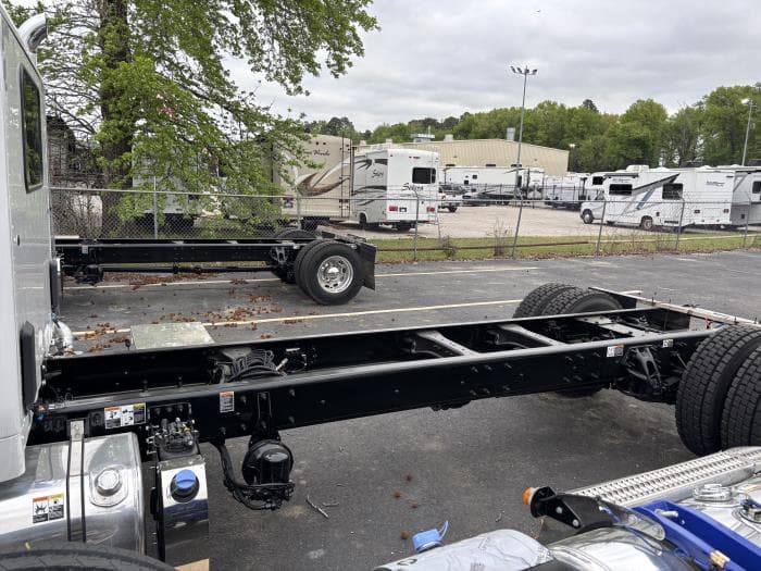 2026 Peterbilt 537 — photo 8