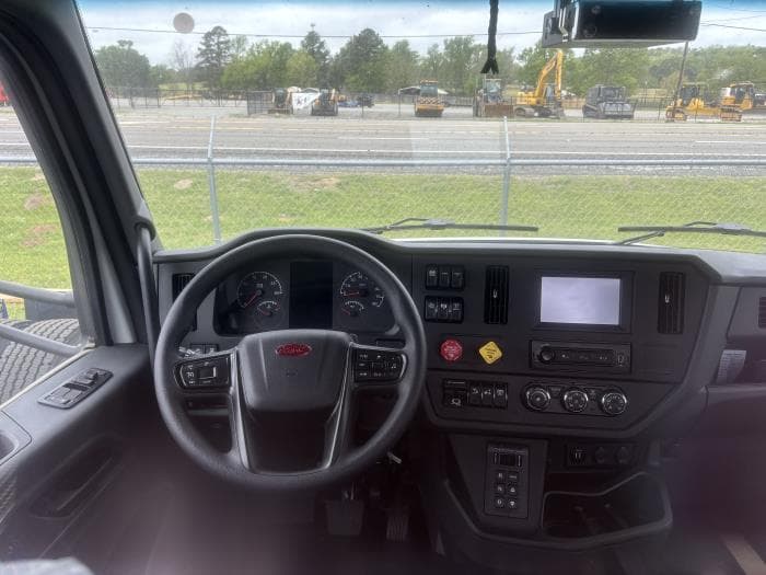 2026 Peterbilt 537 — photo 10